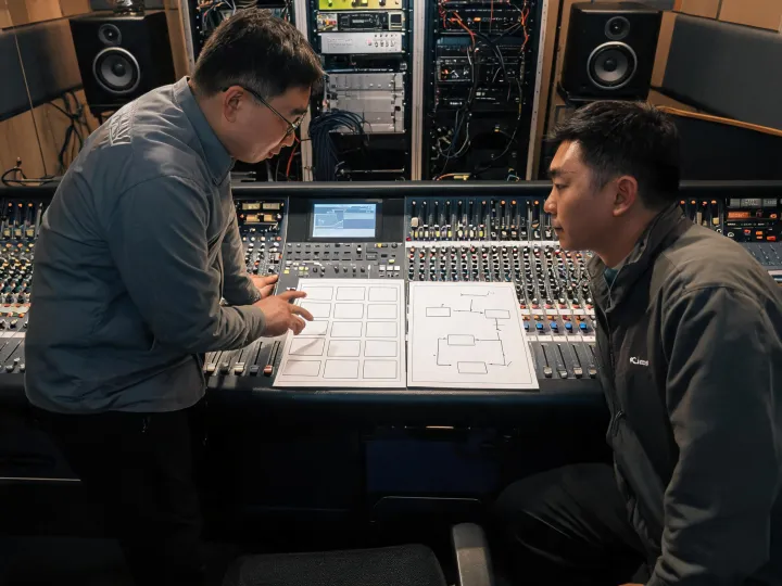 Audio system operator handover
