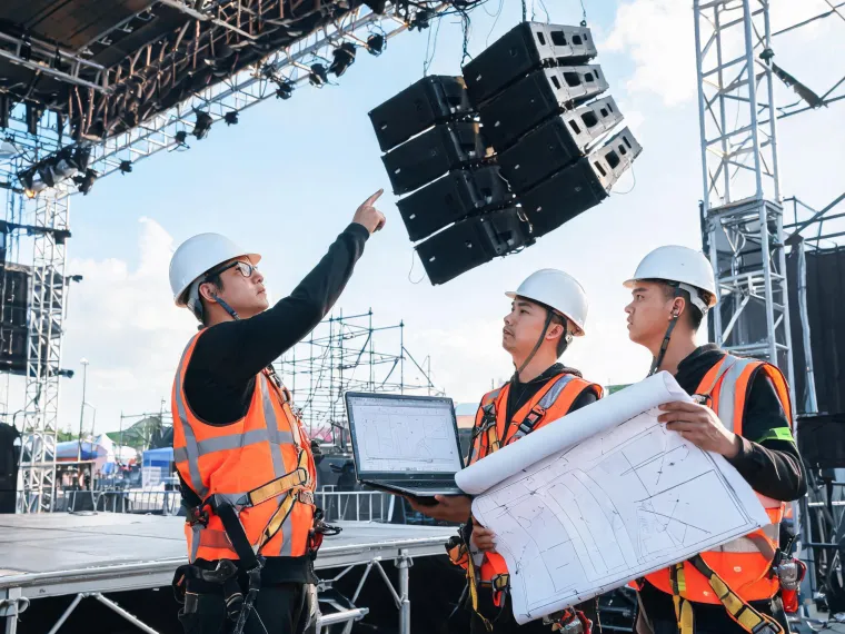 Touring loudspeaker deployment review